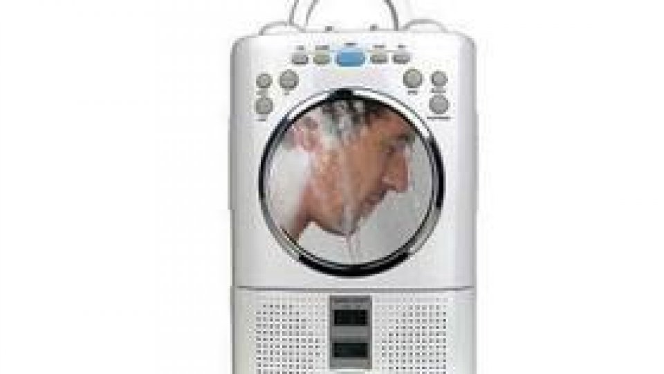 Radio-ul de agățat ... la duș