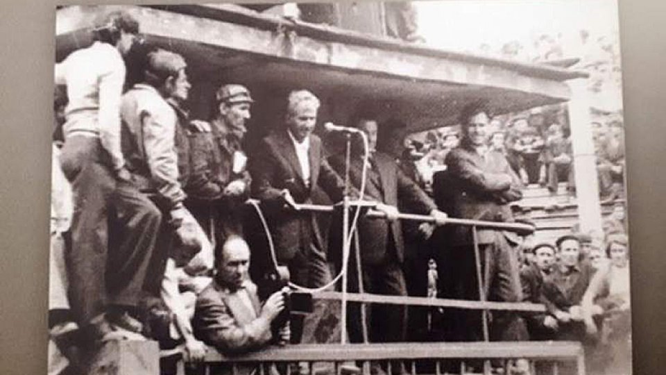 Revoltele muncitorilor din Valea Jiului 1977 şi  Braşov 1987