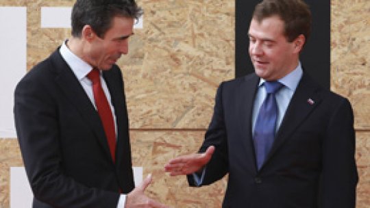 Rusia acceptă să coopereze la scutul antirachetă al NATO
