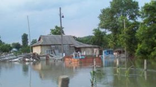 Sinistraţi fără case, la cinci luni după inundaţii