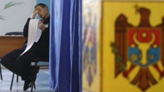 Prezenţa la vot în Republica Moldova, aproape 55% 