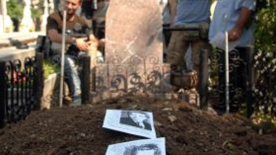 Nicolae Ceauşescu "este îngropat la Ghencea"