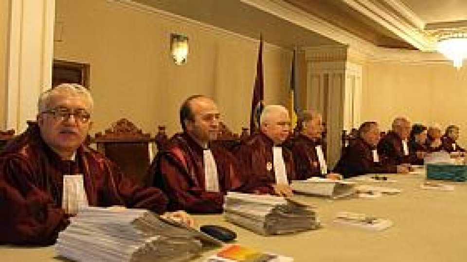 Curtea Constituţională decide asupra legii educaţiei
