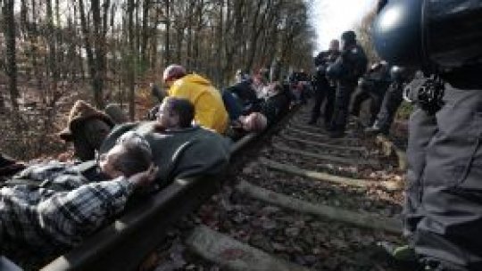 Ciocniri între manifestanţi ecologişti şi poliţia germană