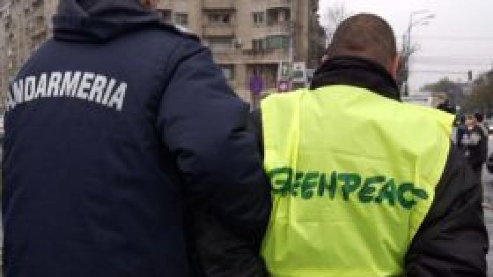 Protest spontan la Palatul Parlamentului