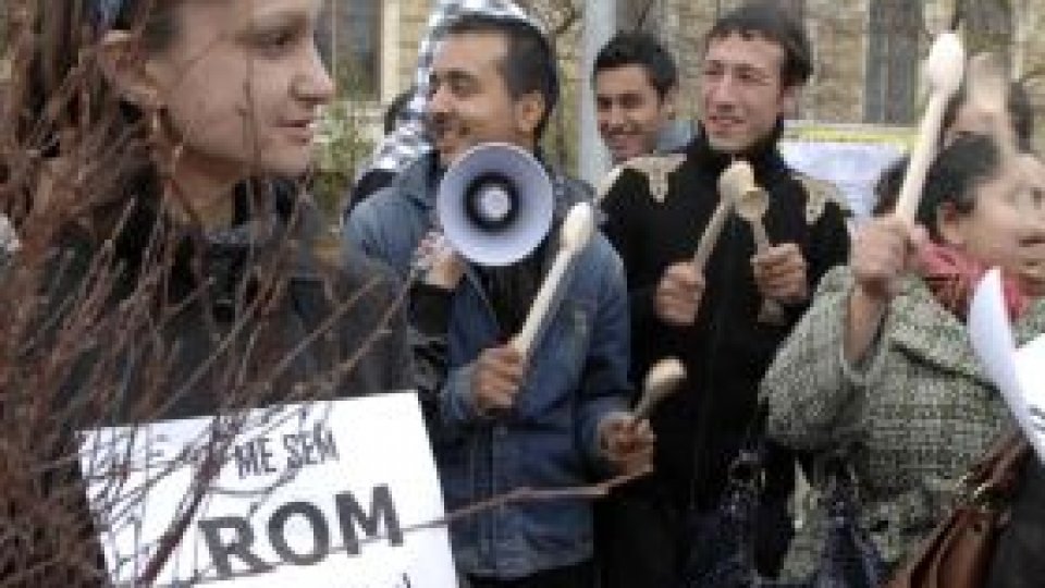 Gypsies and gay men, "the most discriminated Romanian people"