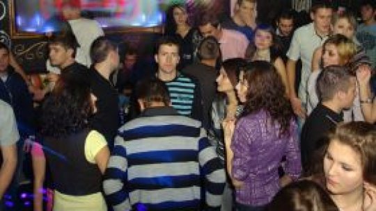 Accesul minorilor în locurile publice