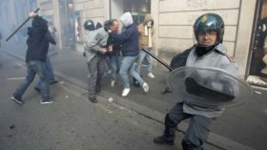 Victoria lui Berlusconi scoate italienii în stradă
