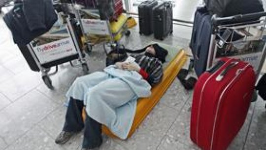 Mii de pasageri blocaţi pe aeroporturile din Europa