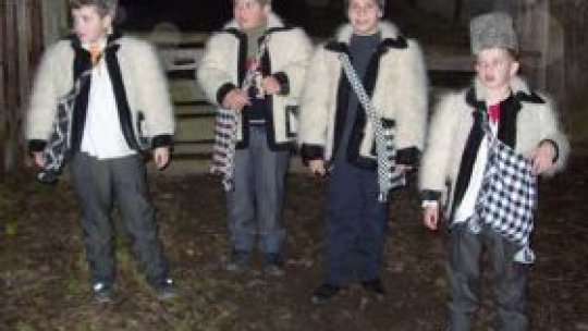 Primiți cu colindul?