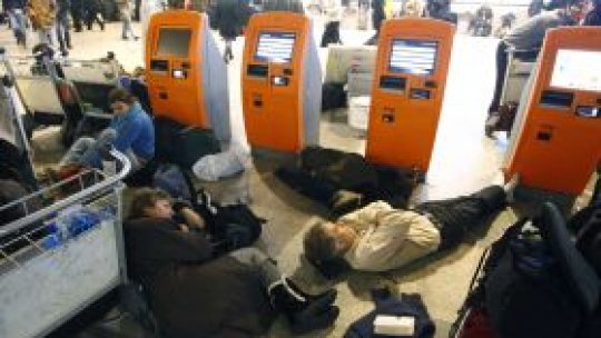 Viscolul paralizează aeroporturi din Moscova