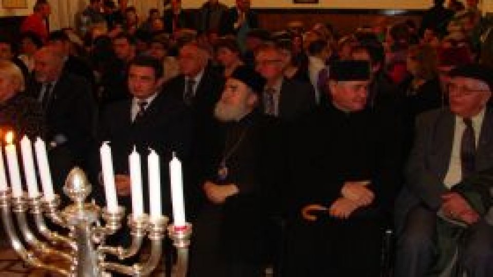 Evreii serbează Hanuka, sărbătoarea luminii
