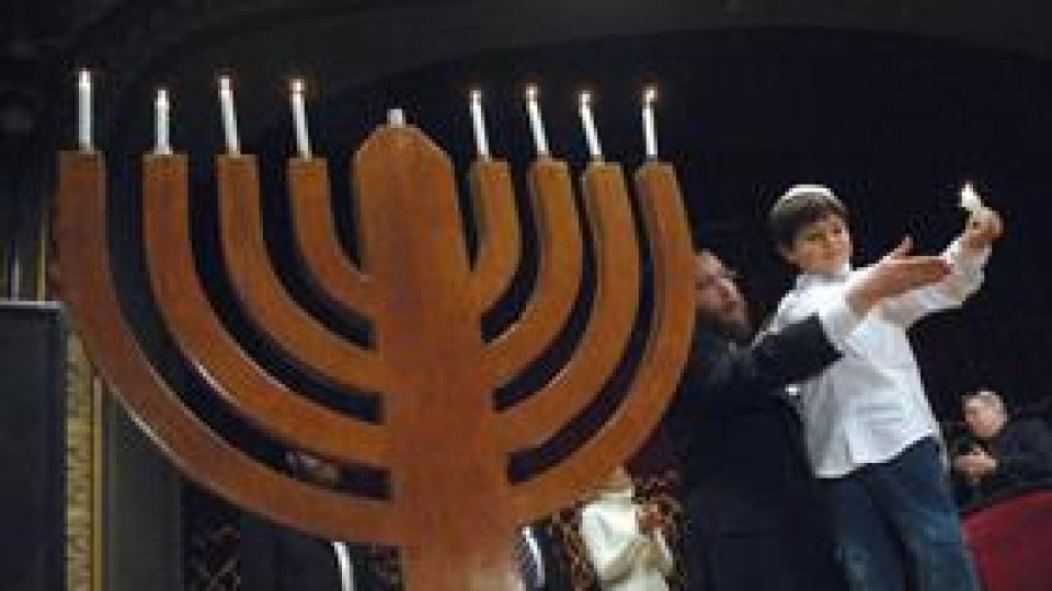 Evreii din Botoşani sărbătoresc Hanuca 