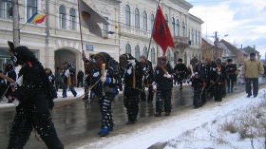 Sibienii alungă iarna la Parada Lolelor