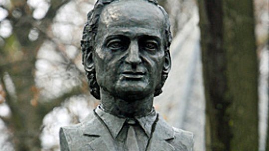 Bust al poetului Grigore Vieru, dezvelit la Chişinău