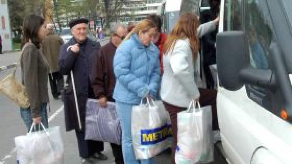 Profesori navetişti fără bani de transport