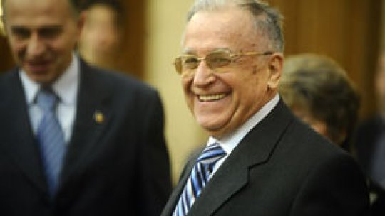 Ion Iliescu spune că se retrage din funcţia onorifică din PSD