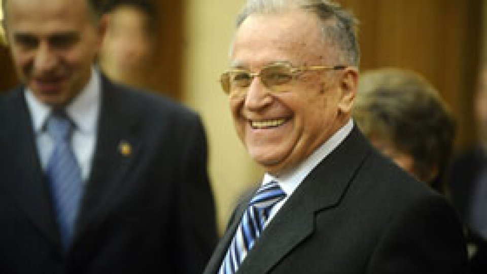 Ion Iliescu spune că se retrage din funcţia onorifică din PSD