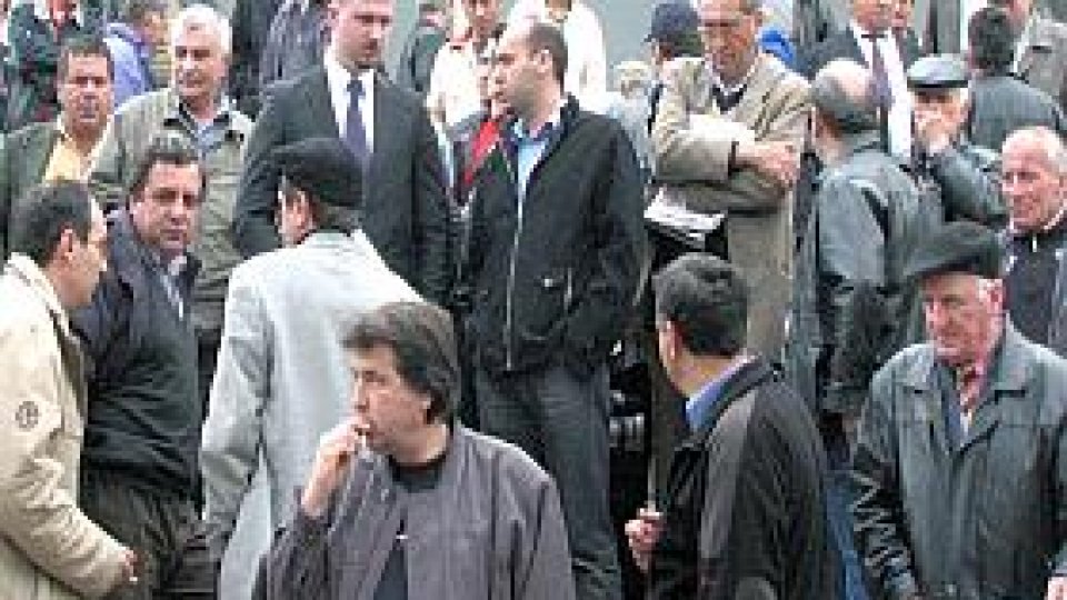 Veniturile salariale "nu au scăzut"