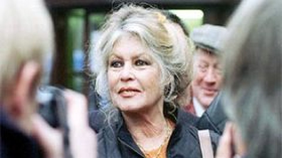 Brigitte Bardot ia apărarea maidanezilor din Chişinău