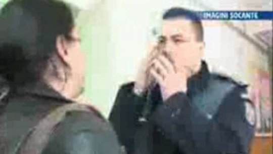 Sancţiuni după altercaţia dintre profesoară şi poliţist