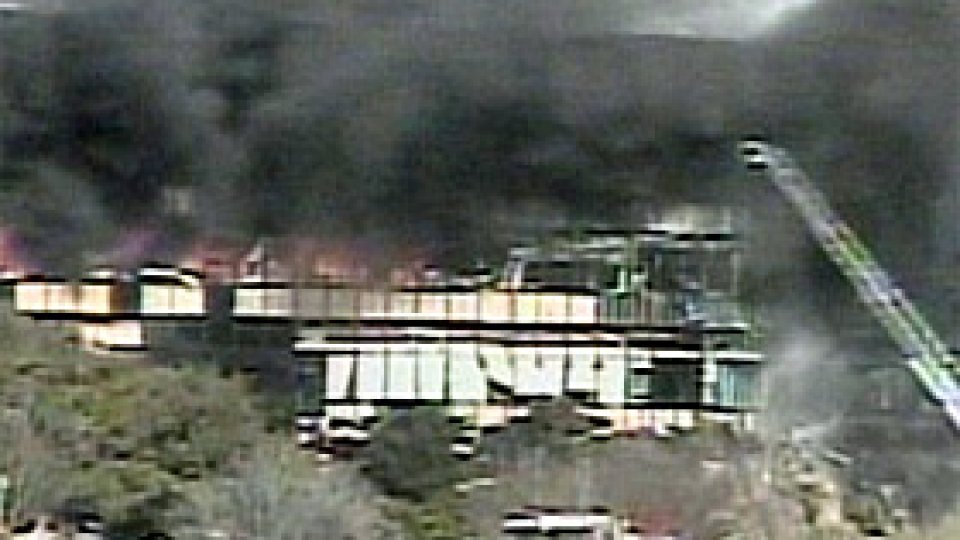 Avion de mici dimensiuni loveşte o clădire