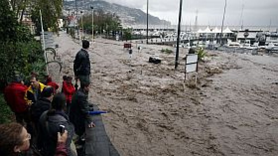 Inundaţiile fac zeci de victime în Madeira