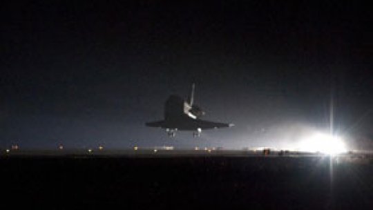 Endeavour a aterizat cu succes