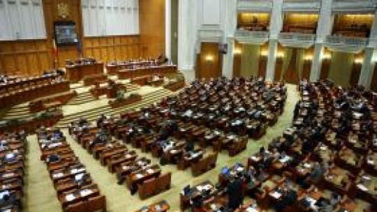 Comisia pentru revizuirea Constituţiei, amânată