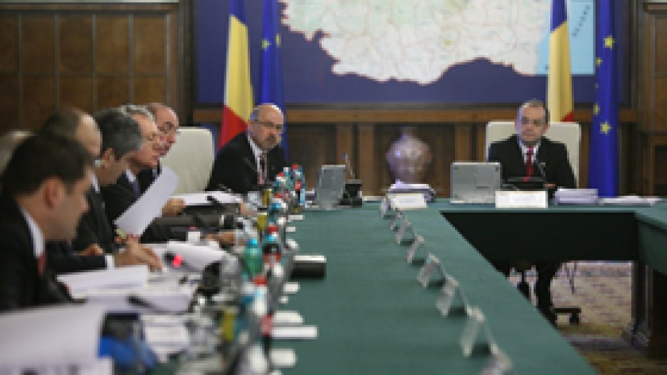 Taxele parafiscale "trebuie reduse"