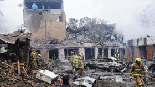 17 persoane ucise într-un atentat cu bombă la Kabul