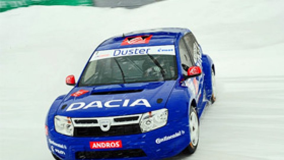 Alain Prost, pe podium cu Dacia Duster