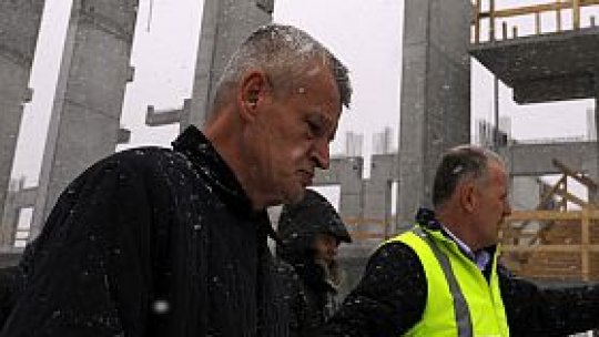 Lucrările la autostrada suspendată "încep în 2010"