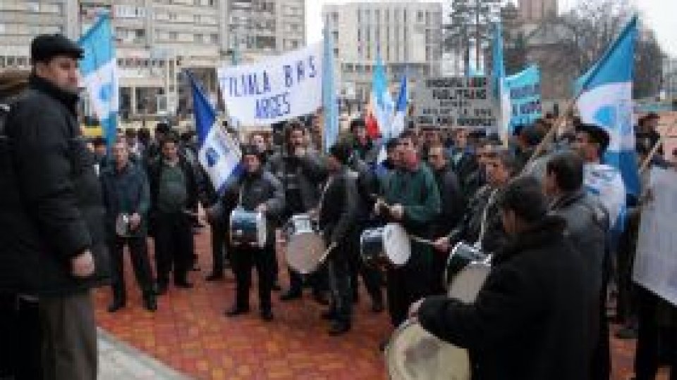 Continuă negocierile la Dacia Piteşti