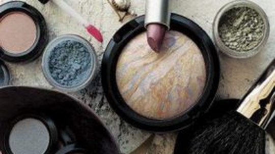 Un ruj, un fard sau un rimel