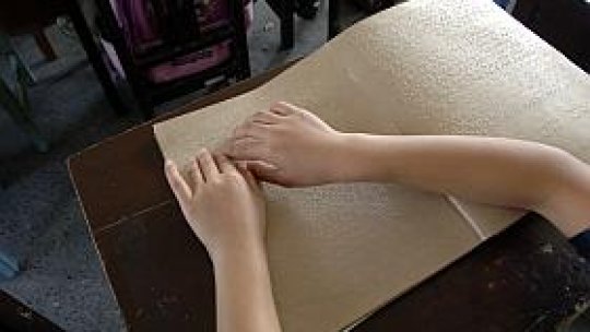 A apărut primul calendar ortodox realizat în alfabetul Braille