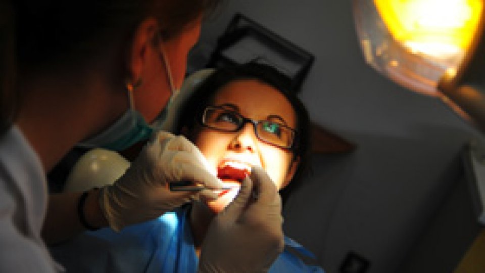 Italienii "nu îşi mai permit" să meargă la dentist