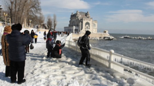 Iarna revine. Ninsori la munte şi în zonele deluroase