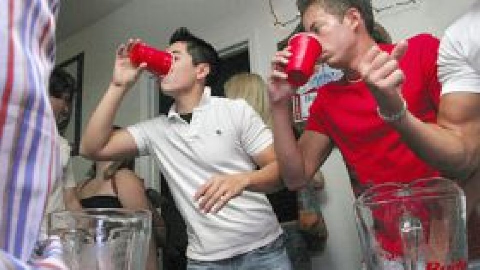 Consum ridicat de alcool şi tutun printre tineri