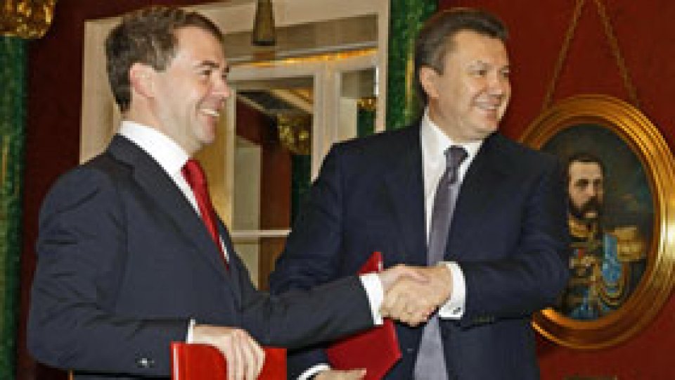 Rusia "ar putea" menţine flota în Crimeea după 2017