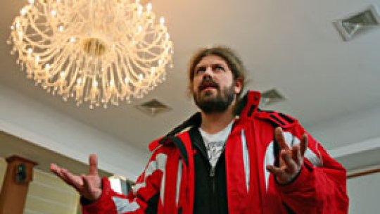 Independenţii "pot candida la alegerile parţiale"