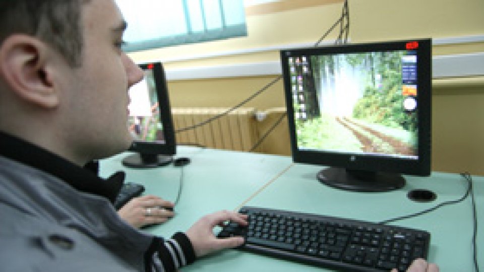 Profesorii spun că intră joi în grevă