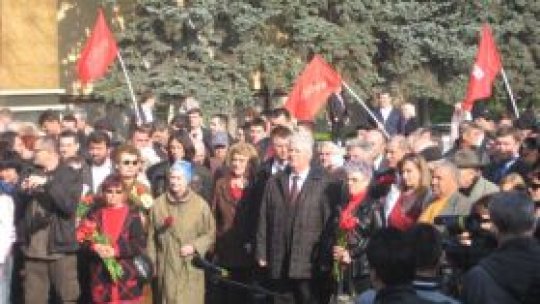 Lenin, sărbătorit de comuniştii de la Chişinău
