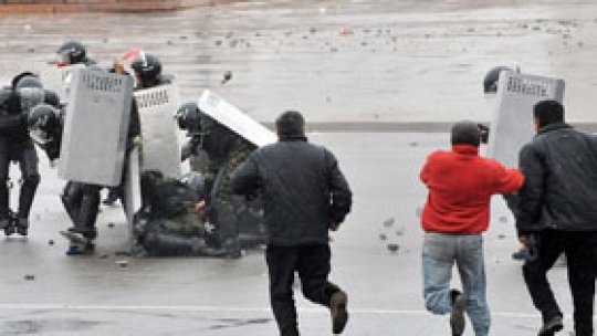 Confruntări violente în Kârgâzstan