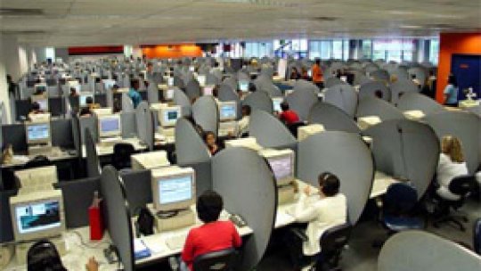 Angajaţii de la un call center italian, "biciuiţi"