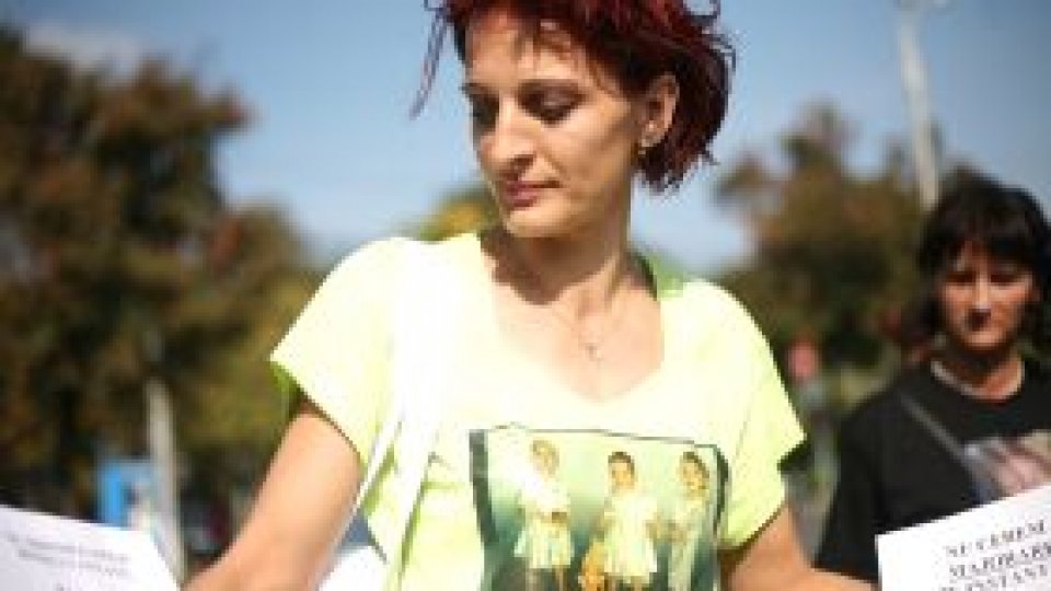 Mamele protestează la Ministerul Muncii