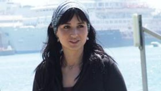 Sanda Nicola în dialog cu Viorela Pănculescu