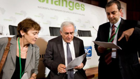 FMI "nu a insistat asupra tăierilor salariale"