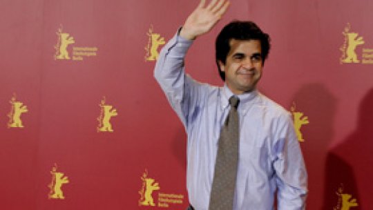 Regizorul iranian Jafar Panahi, eliberat pe cauţiune