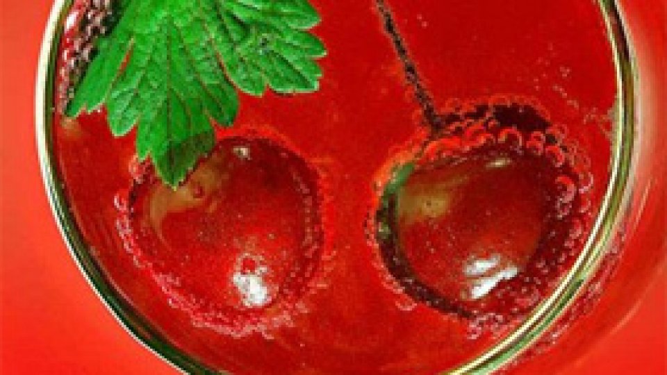 Salata de cireşe –  "dulcele fruct al tinereţii"